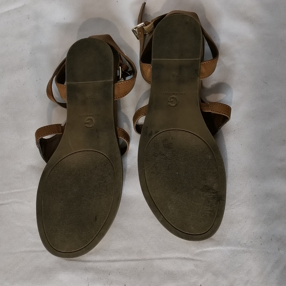G By Guess Brown Sandals - Picture 4 of 4